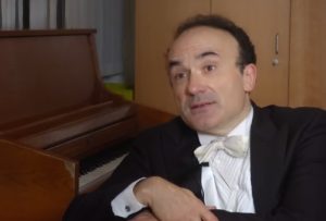 Director de orquesta franco-judío Frédéric Chaslin 