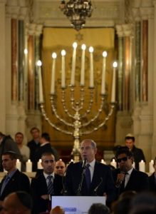 PM de Israel Netanyahu en la Gran Sinagoga de Paris