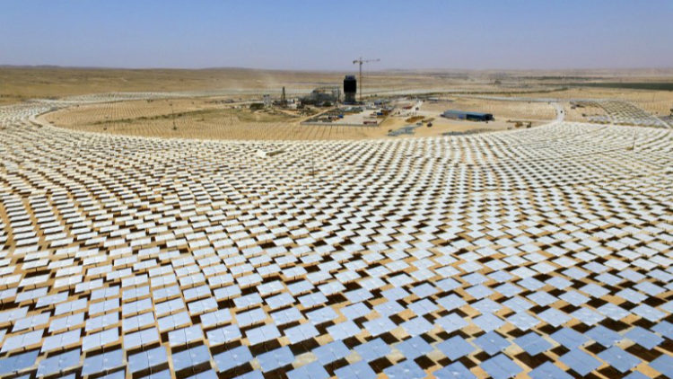 Resultado de imagen de La estaciÃ³n de energÃ­a solar Ashalim en el desierto de Negev imagenes